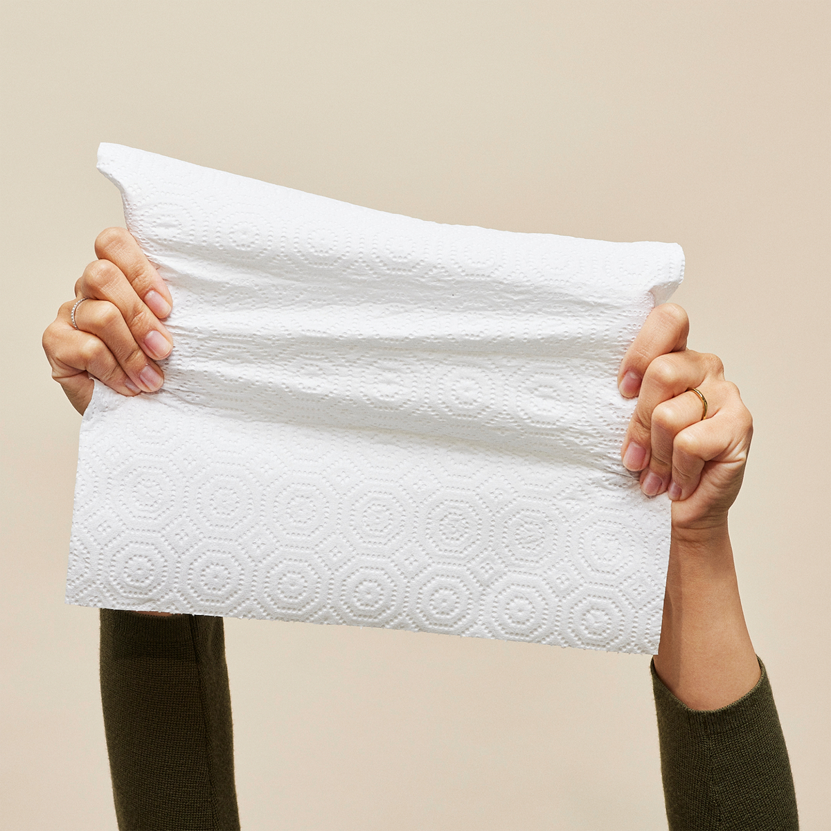 Reel Recycled Paper Towels (12-ct)